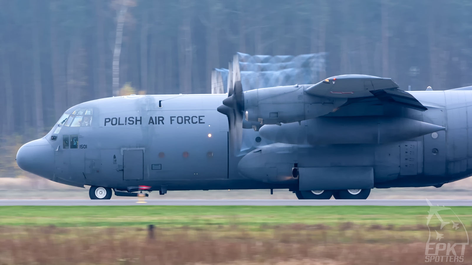 1501 - Lockheed C-130 E Hercules (Poland - Air Force) / Powidz - Powidz Poland [EPPW/]