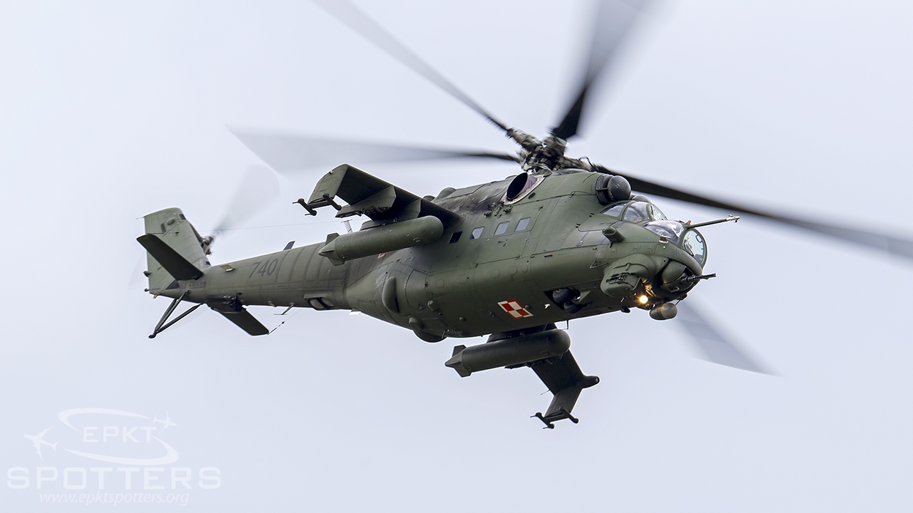 740 - Mil Mi-24 V Hind E (Poland - Army) / Kraków-Czyżyny - Kraków Poland [EPKC/]