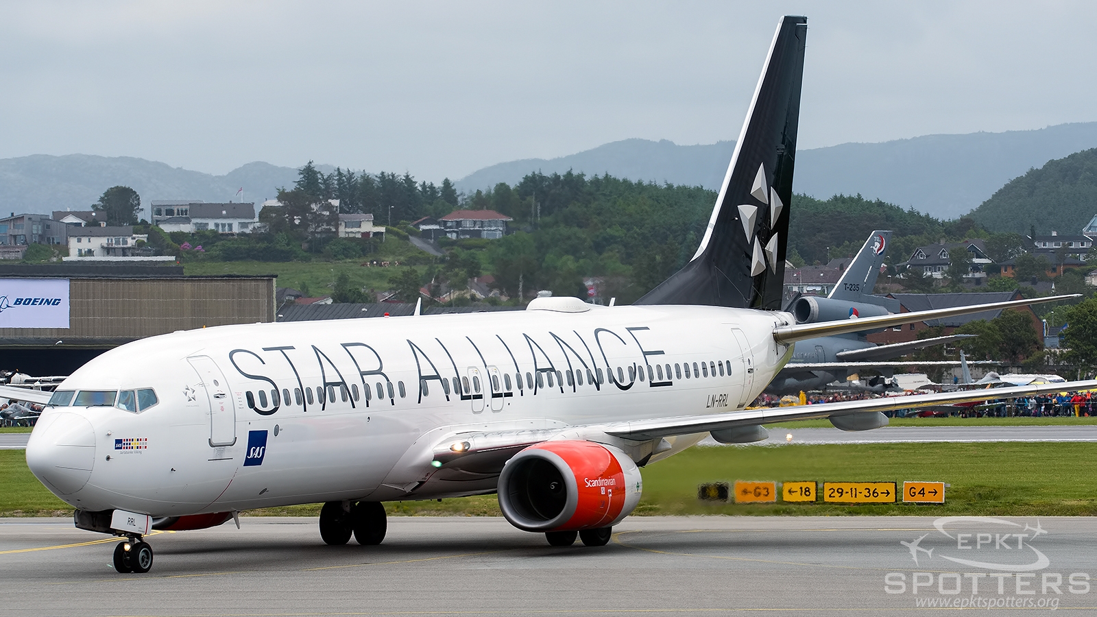 LN-RRL - Boeing 737 -883 (SAS Norge) / Sola - Stavanger Norway [ENZV/SVG ]