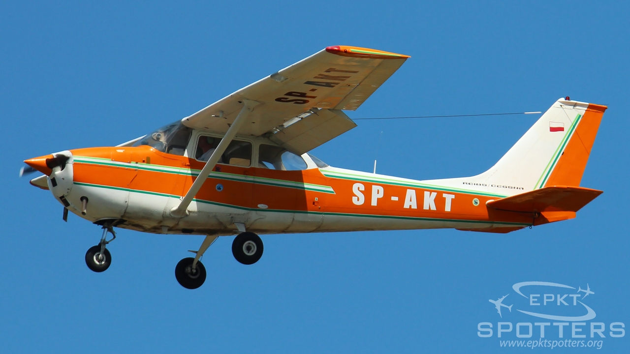 SP-AKT - Reims-Cessna F172 H Skyhawk (Aeroklub - Bielsko-Biala) / Pyrzowice - Katowice Poland [EPKT/KTW]