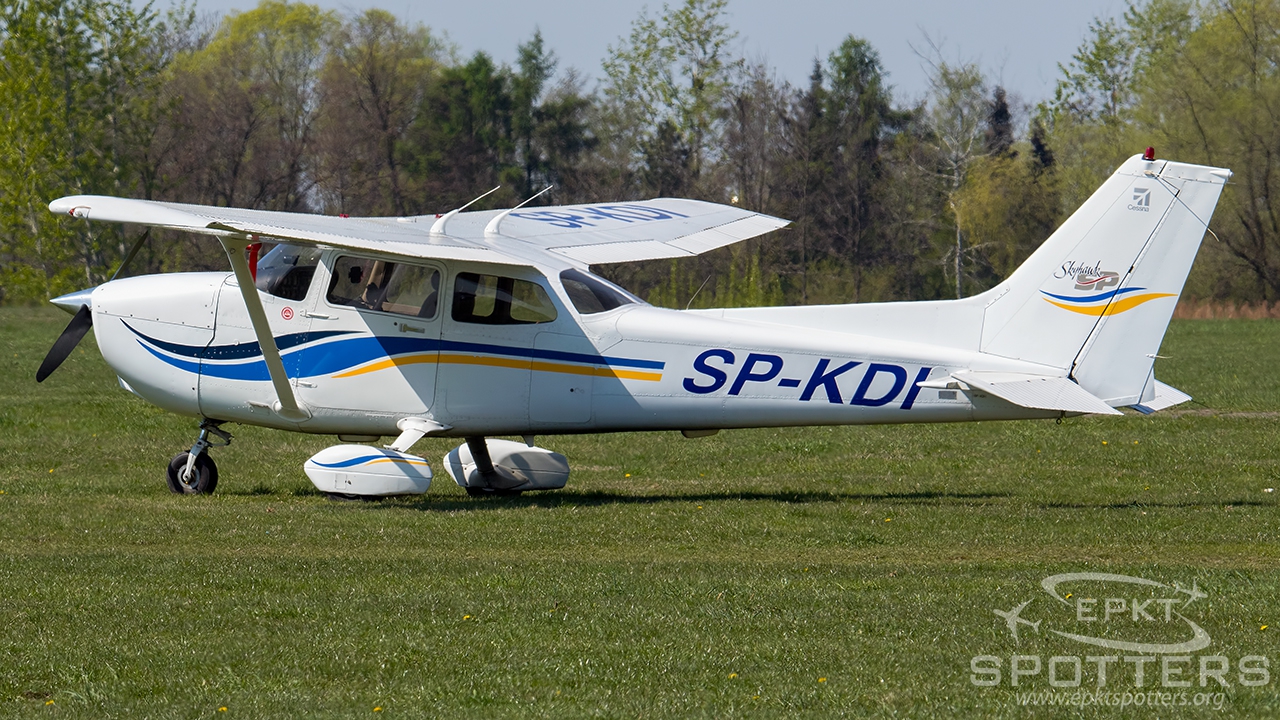 SP-KDI - Cessna 172 S Skyhawk SP (Private) / Gliwice - Gliwice Poland [EPGL/]