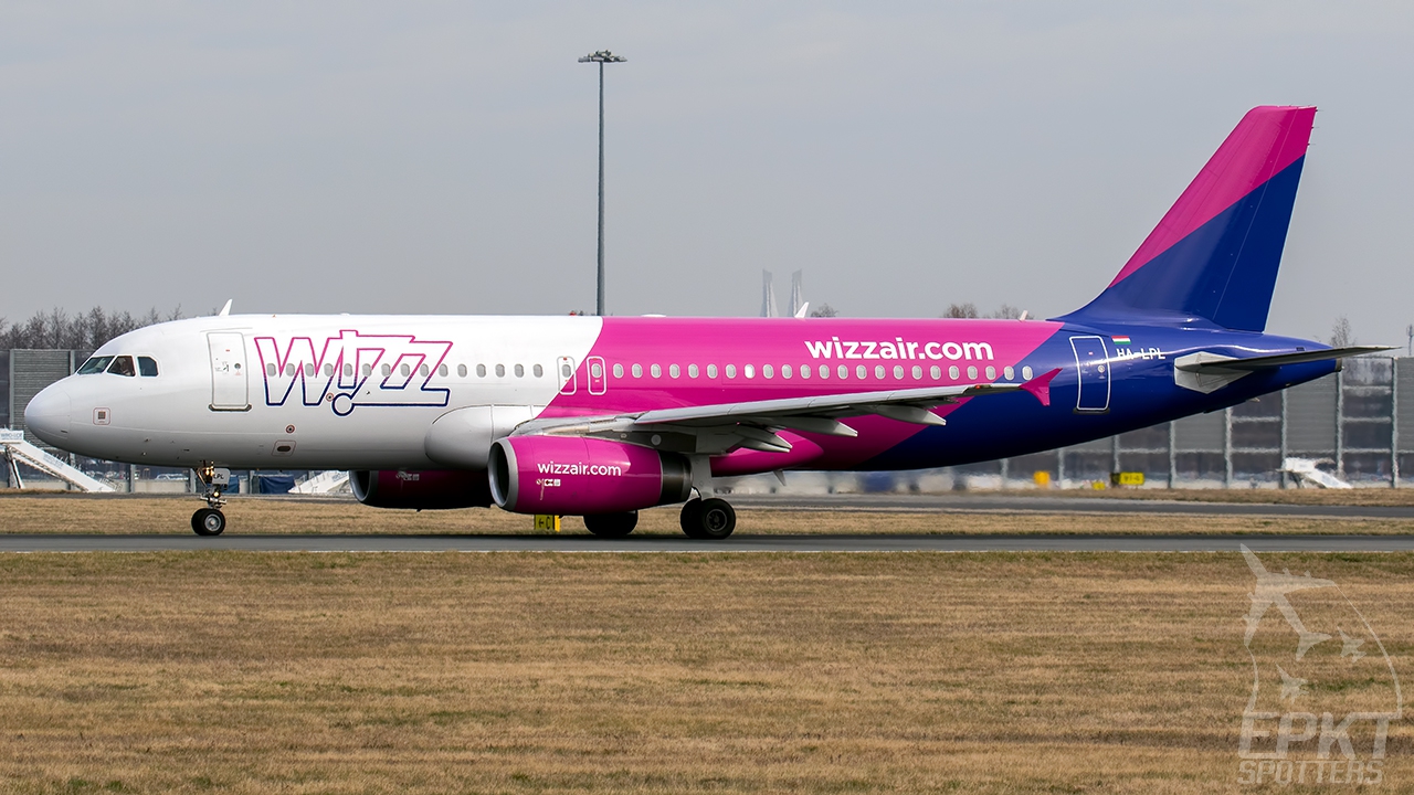 HA-LPL - Airbus A320 -232 (Wizz Air) / Copernicus Wrocław Airport - Wrocław Poland [EPWR/WRO]