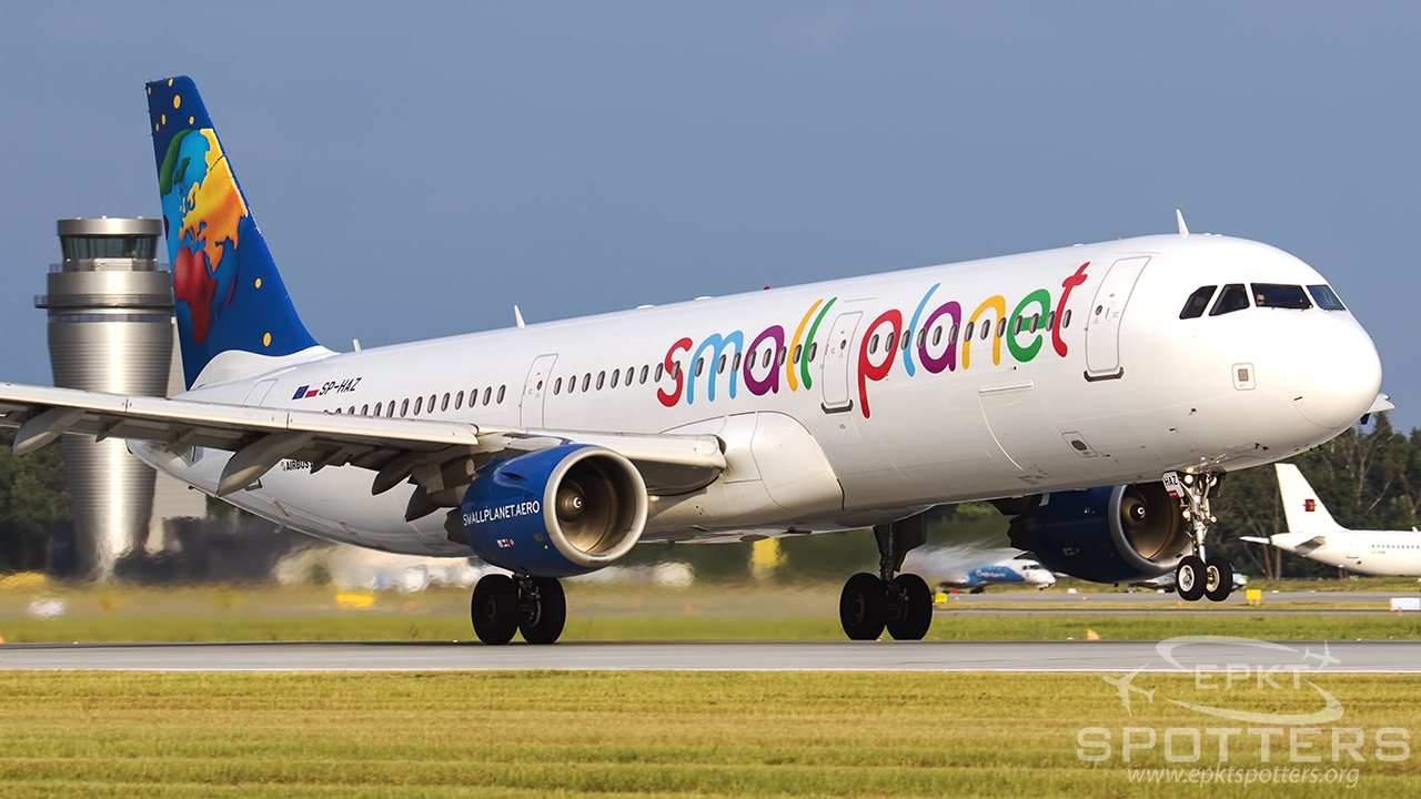 SP-HAZ - Airbus A321 -211 (Small Planet Airlines) / Pyrzowice - Katowice Poland [EPKT/KTW]