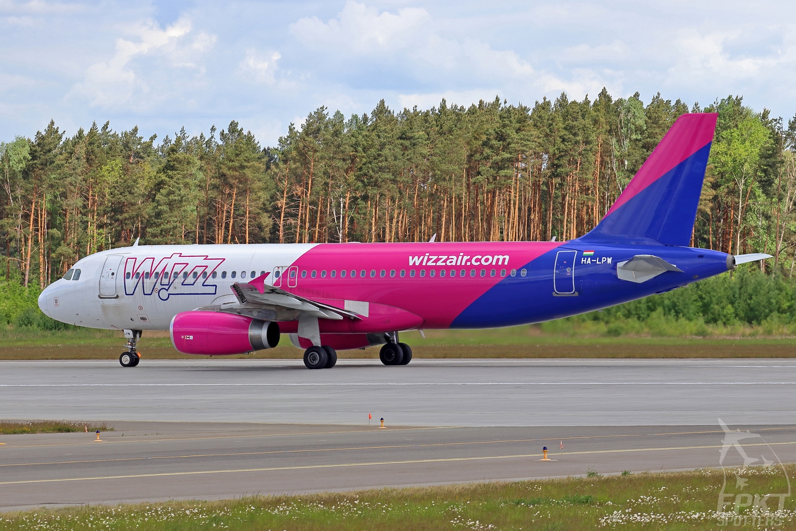 HA-LPW - Airbus A320 -232 (Wizz Air) / Pyrzowice - Katowice Poland [EPKT/KTW]