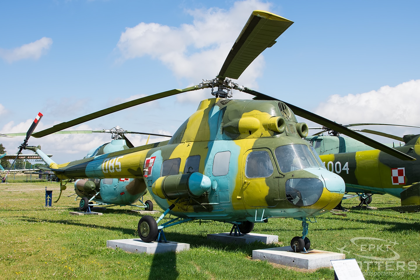 085 - Mil Mi-2  (Poland - Air Force) / Deblin - Deblin Poland [EPDE/]