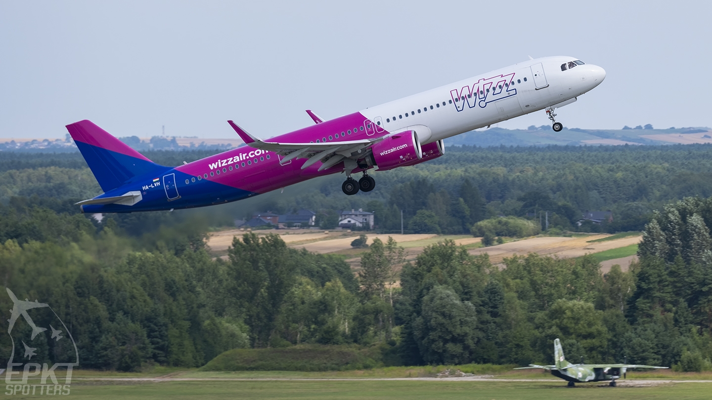 HA-LVH - Airbus A321 -271NX (Wizz Air) / Pyrzowice - Katowice Poland [EPKT/KTW]