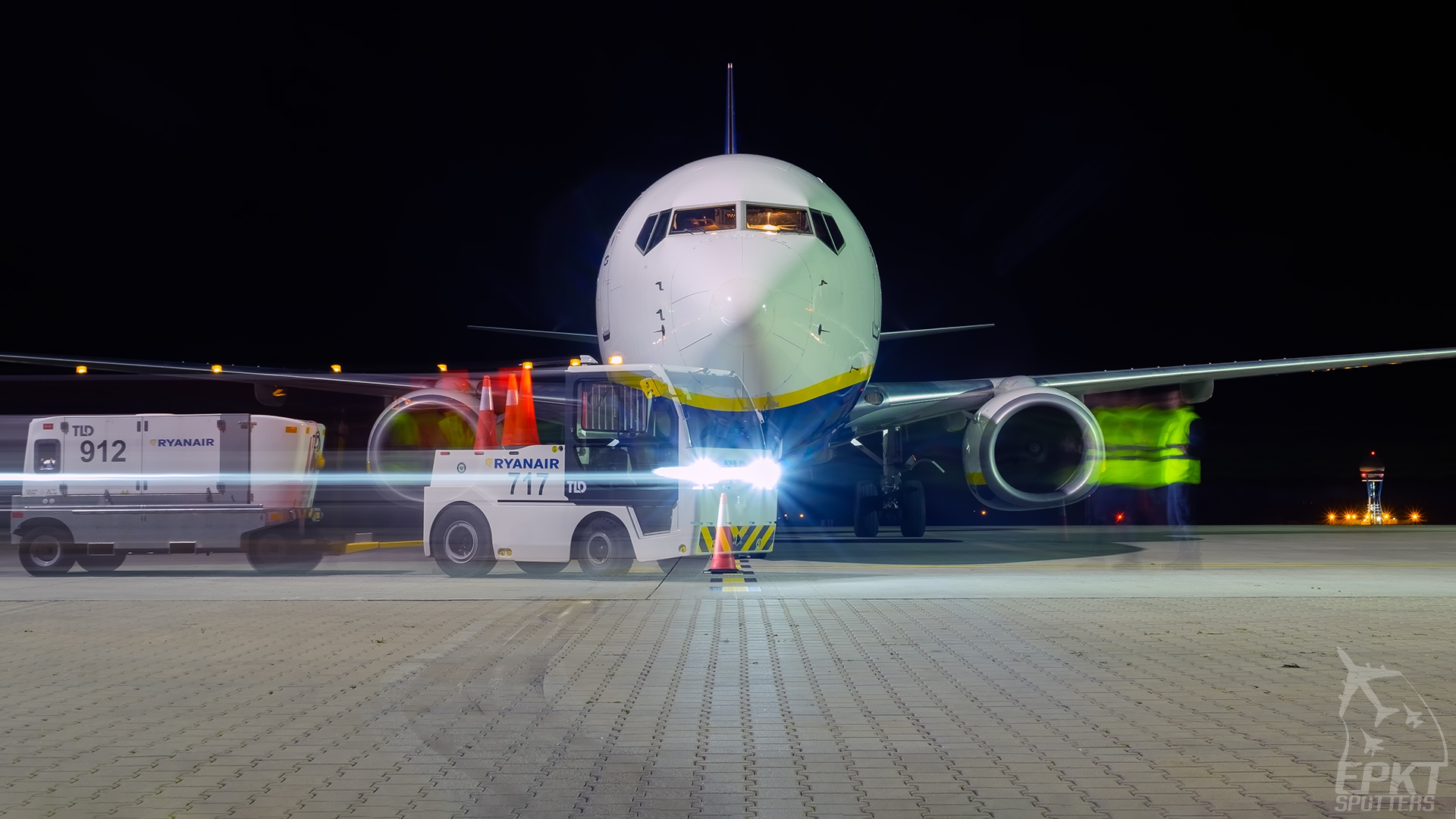 SP-RKS - Boeing 737 -8AS(WL) (Ryanair Sun ) / Pyrzowice - Katowice Poland [EPKT/KTW]