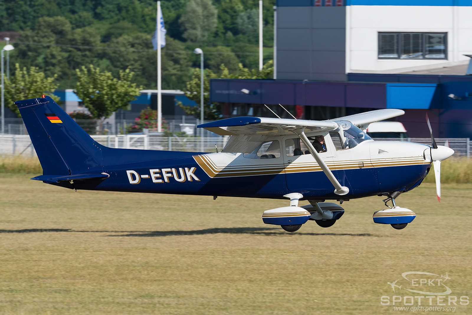 D-EFUK - Reims-Cessna F172 N Skyhawk II (Private) / Mlada Boleslav - Mlada Boleslav Czech Republic [LKMB/]