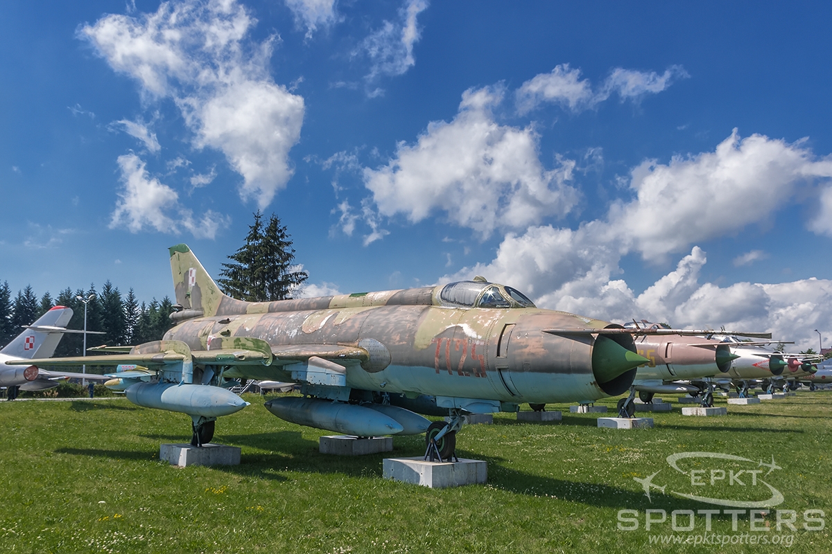 7125 - Sukhoi Su-20 R Fitter C (Poland - Air Force) / Deblin - Deblin Poland [EPDE/]