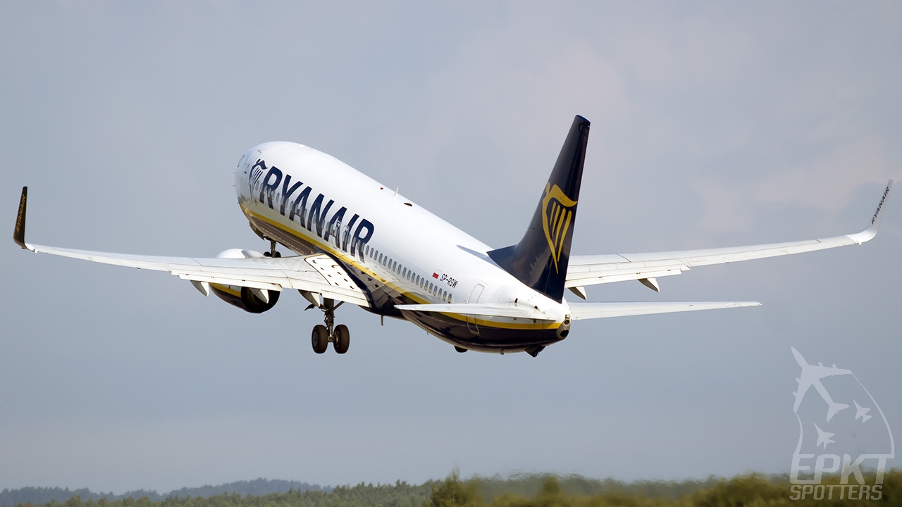 SP-RSW - Boeing 737 -8AS (Ryanair Sun ) / Lech Walesa - Gdansk Poland [EPGD/GDN]