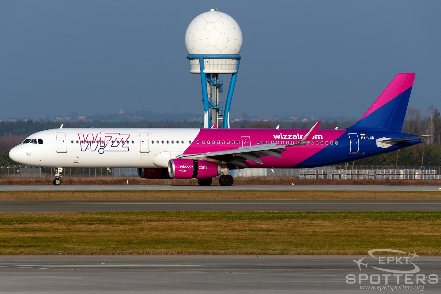 HA-LXR - Airbus 321 -231 (Wizz Air) / Pyrzowice - Katowice Poland [EPKT/KTW]