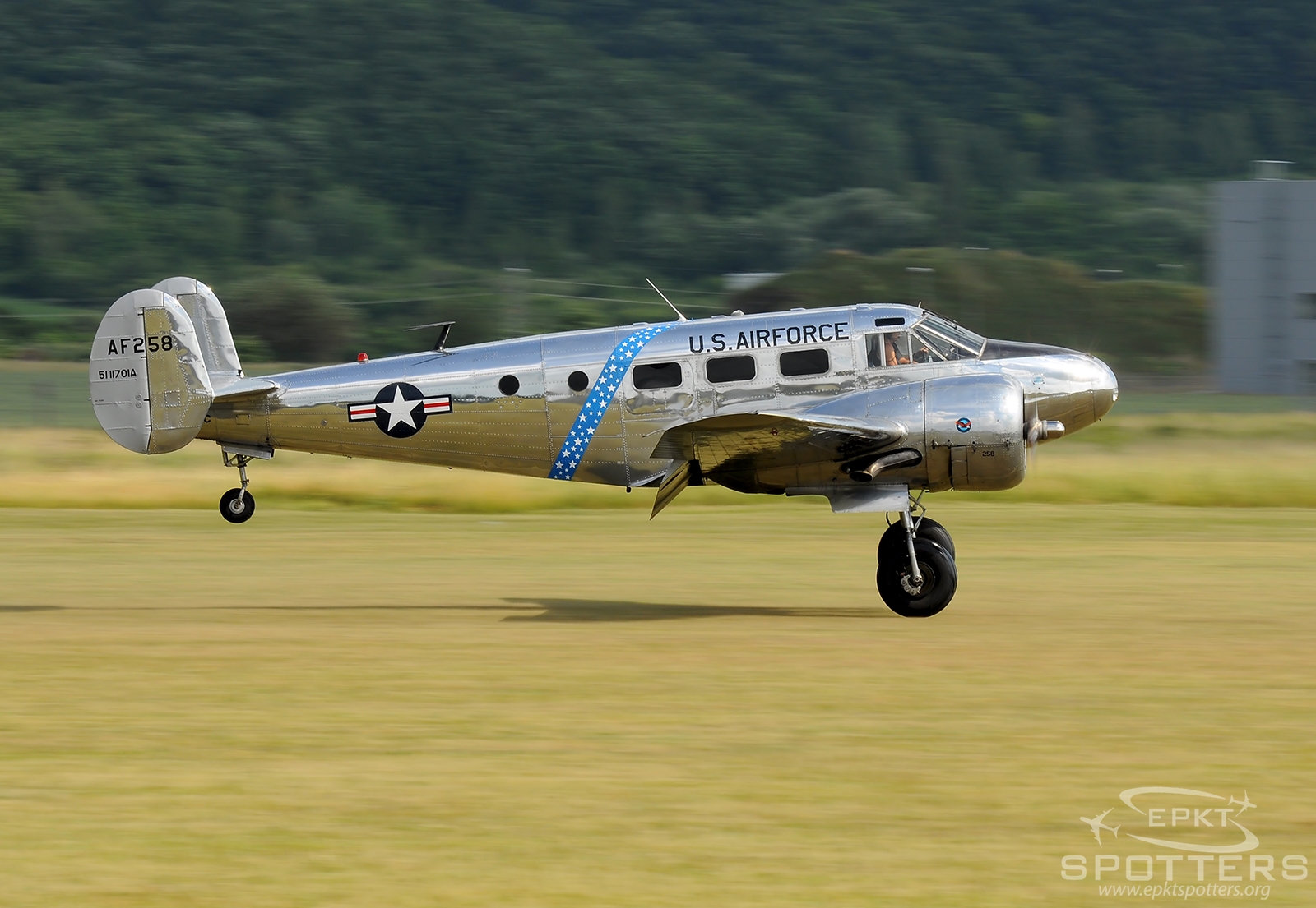 G-BSZC - Beech C-45 H Expeditor (Private) / Roudnice - Roudnice Nad Labem Czech Republic [LKRO/]
