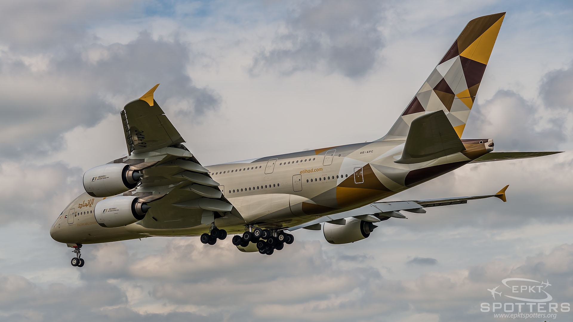 A6-APC - Airbus A380 -861 (Etihad Airways) / Heathrow - London United Kingdom [EGLL/LHR]