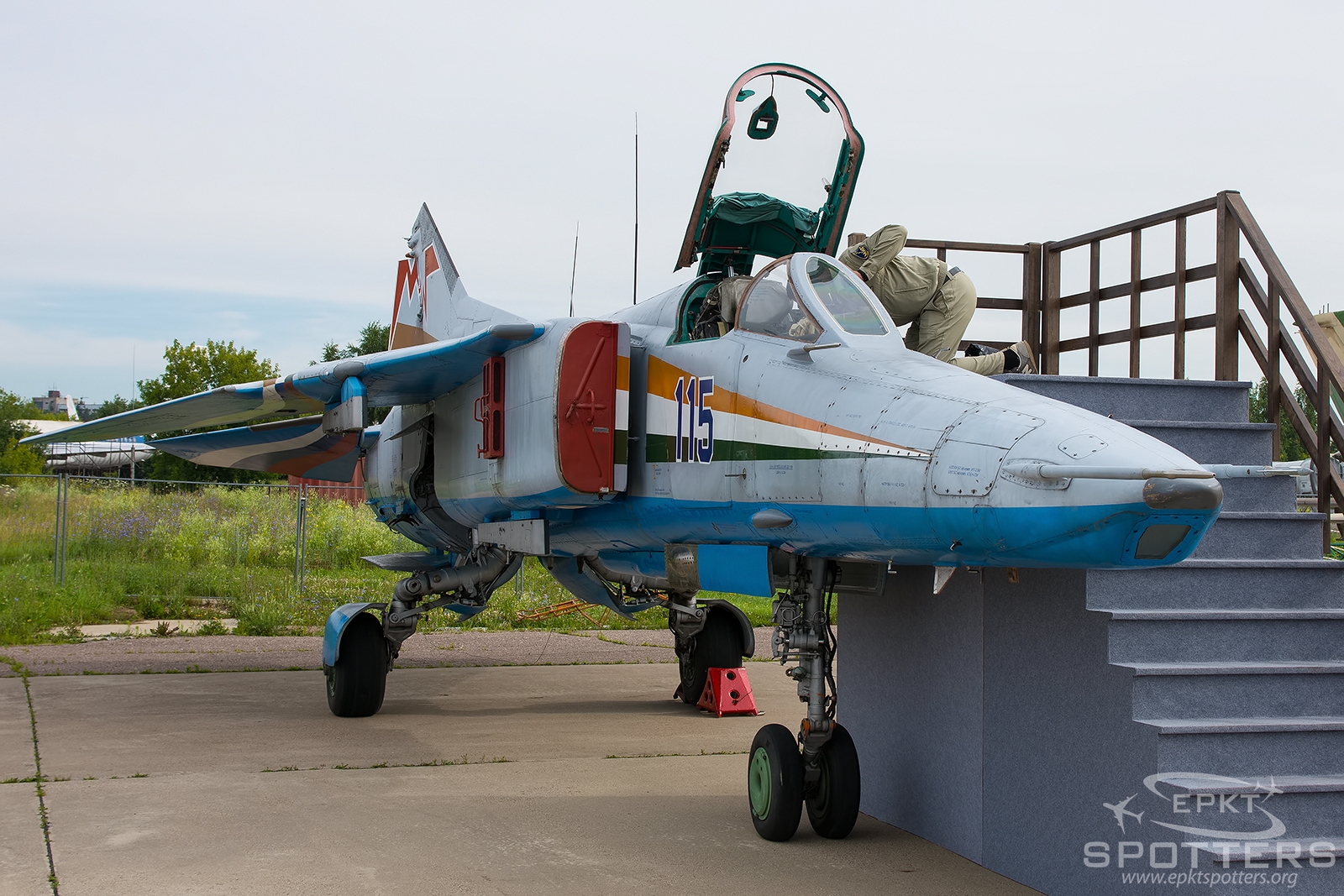 115 - Mikoyan Gurevich MiG-27 Flogger (Russia - Air Force) / Ramenskoye / Zhukovsky - Ramenskoe Russian Federation [UUBW/]
