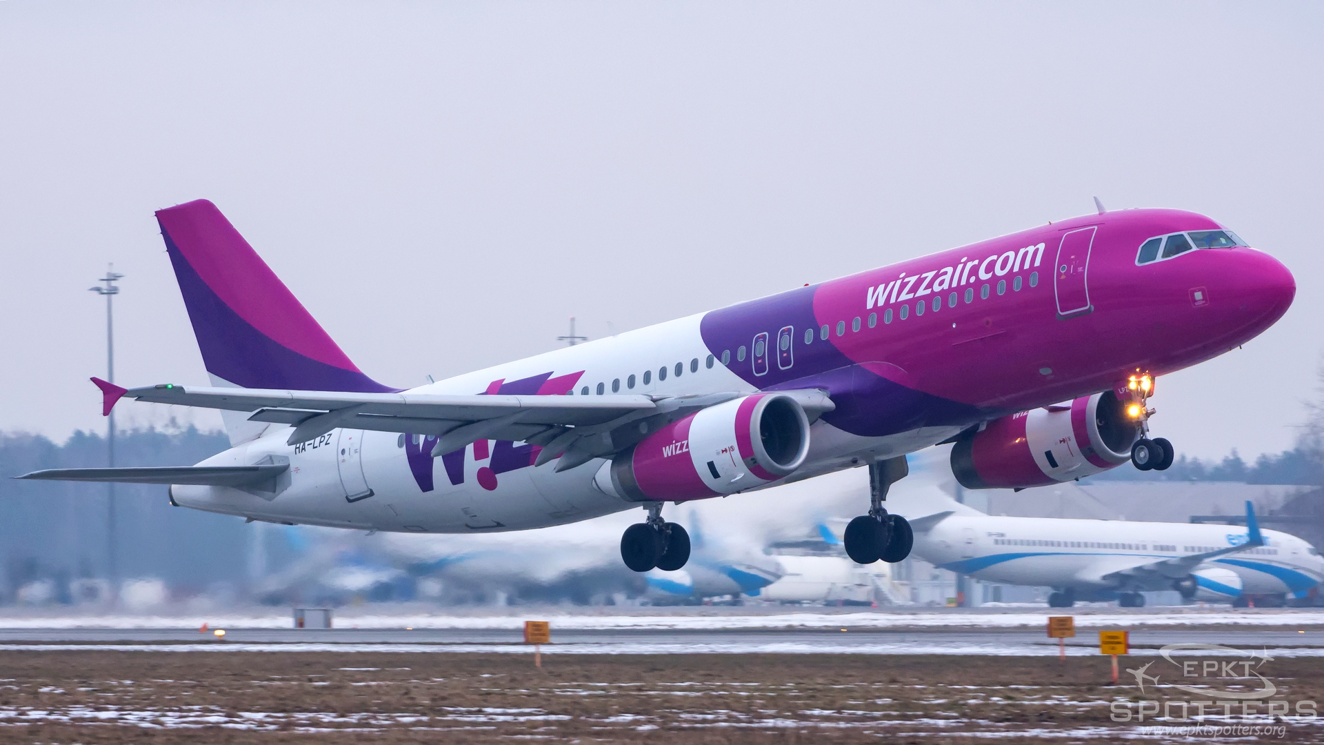 HA-LPZ - Airbus A320 -232 (Wizz Air) / Pyrzowice - Katowice Poland [EPKT/KTW]