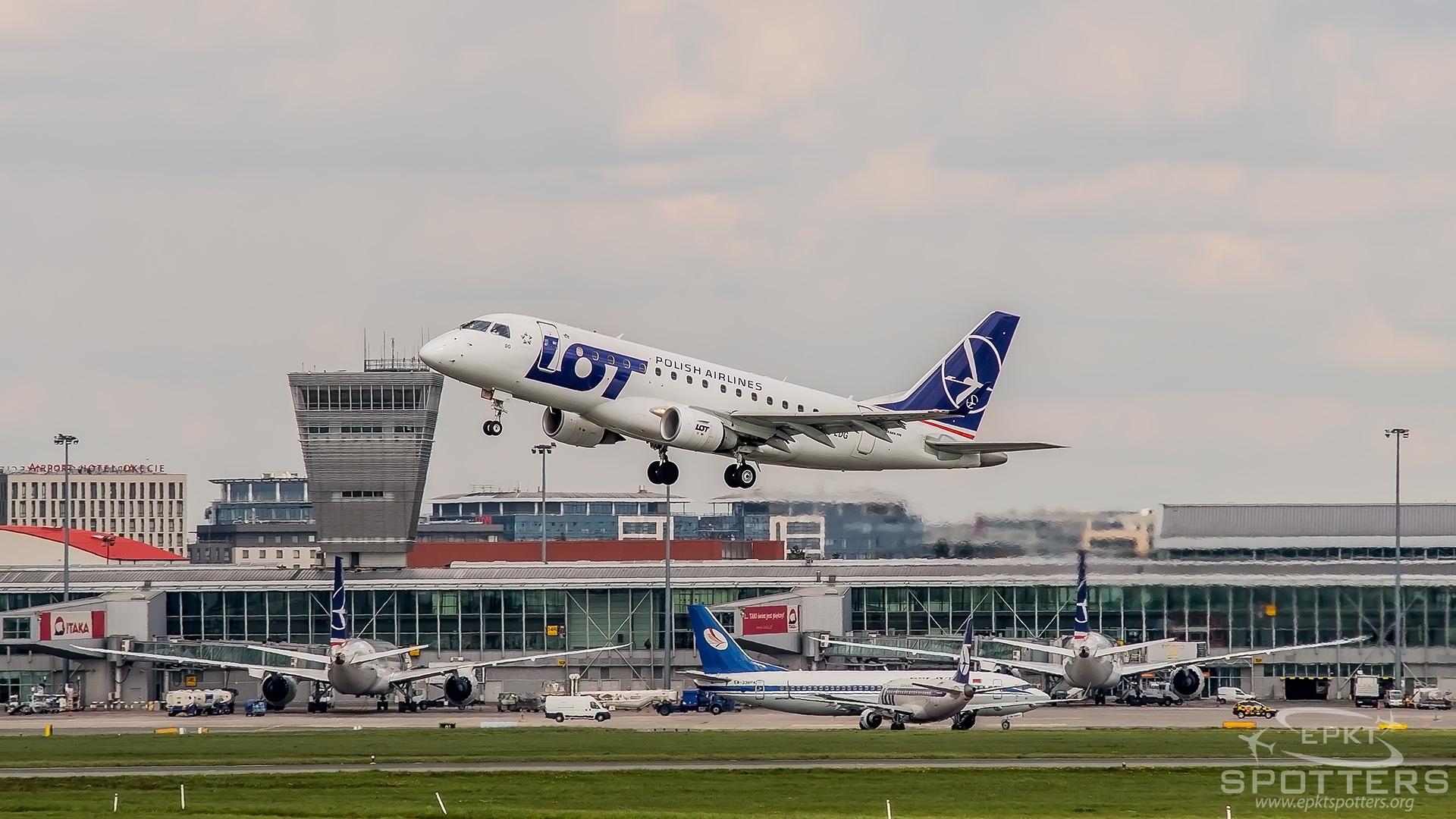 SP-LDG - Embraer 170 -100ST (LOT Polish Airlines) / Chopin / Okecie - Warsaw Poland [EPWA/WAW]