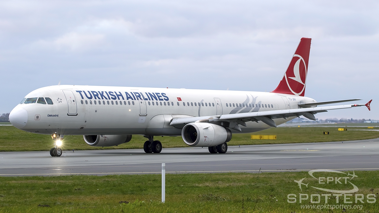 TC-JRV - Airbus A321 -231 (Turkish Airlines) / Chopin / Okecie - Warsaw Poland [EPWA/WAW]