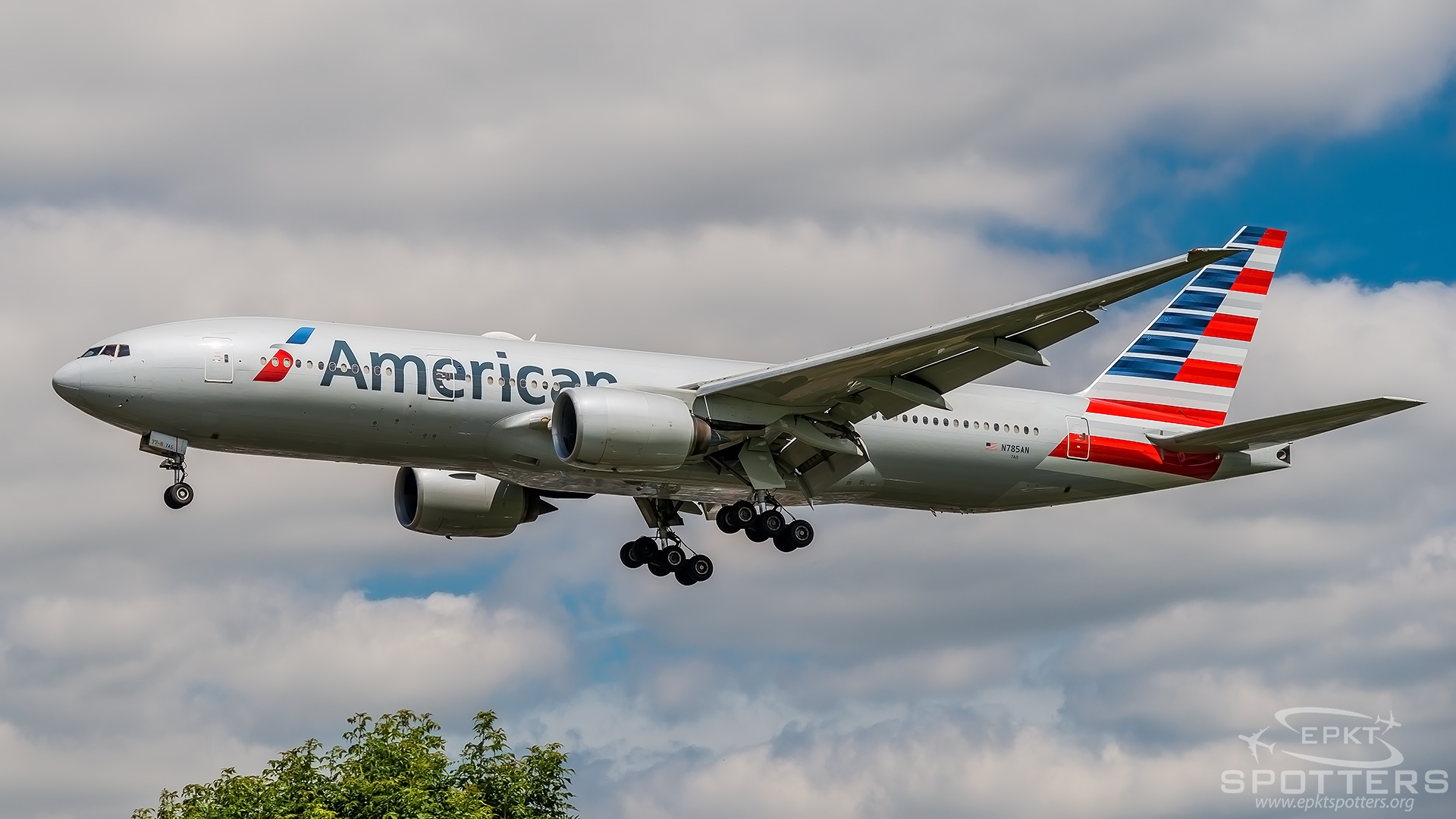 N785AN - Boeing 777 -223(ER) (American Airlines) / Heathrow - London United Kingdom [EGLL/LHR]