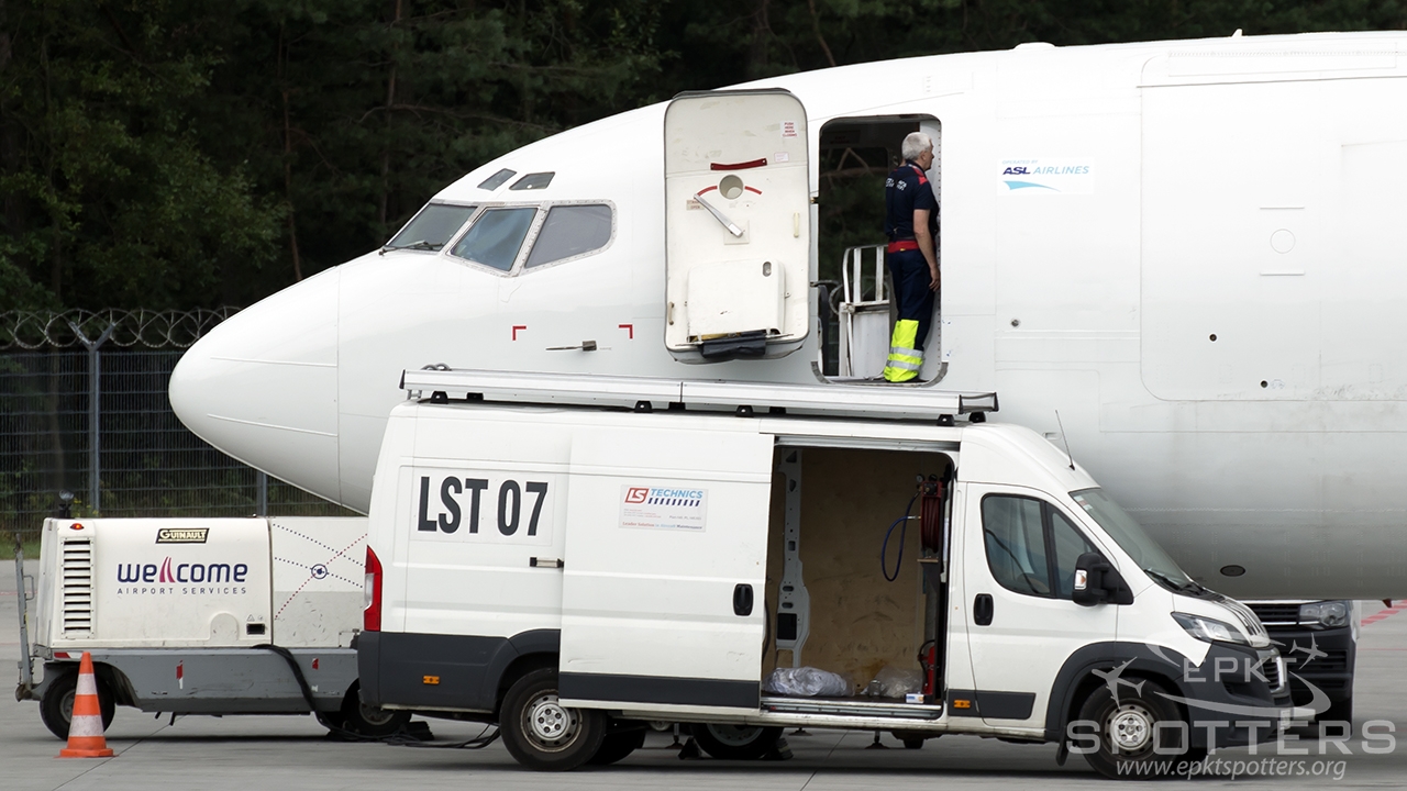 EI-STP - Boeing 737 -4Q8(SF) (ASL Airlines) / Pyrzowice - Katowice Poland [EPKT/KTW]