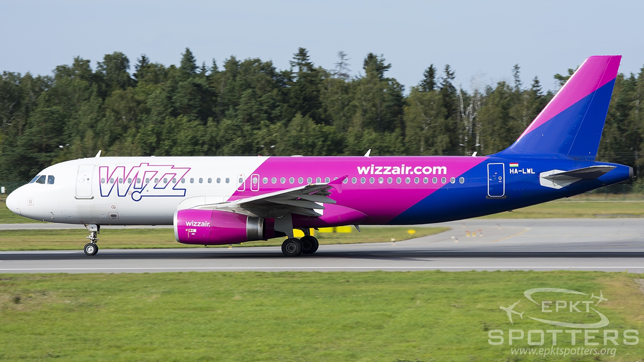 HA-LWL - Airbus A320 -232 (Wizz Air) / Lech Walesa - Gdansk Poland [EPGD/GDN]