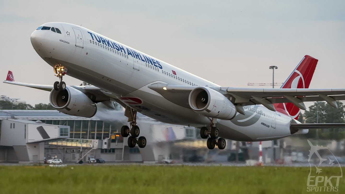 TC-JNP - Airbus 330 -343 (Turkish Airlines) / Chopin / Okecie - Warsaw Poland [EPWA/WAW]