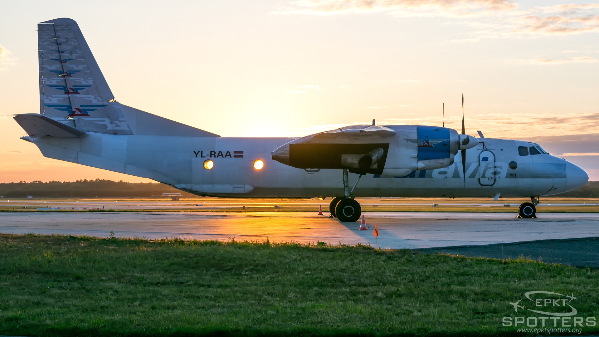 YL-RAA - Antonov An-26 B (Raf-Avia Airlines) / Pyrzowice - Katowice Poland [EPKT/KTW]