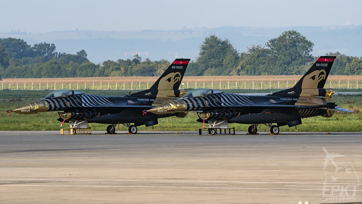 88-0032 - Lockheed Martin F-16 C Fighting Falcon (Turkey - Air Force) / Leos Janacek Airport - Ostrava Czech Republic [LKMT/OSR]