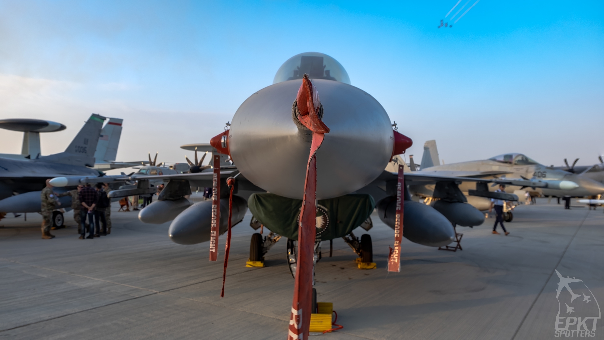 88-0532 - General Dynamics F-16-C Fighting Falcon  (USA - Air Force) / Al Maktoum International Airport - Jebel Ali United Arab Emirates [OMDW/DWC]