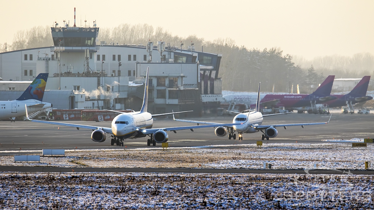 EI-FZM - Boeing 737 -8AS(WL) (Ryanair) / Pyrzowice - Katowice Poland [EPKT/KTW]