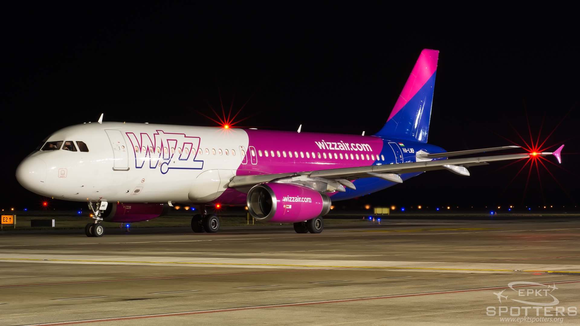 HA-LWB - Airbus A320 -232 (Wizz Air) / Pyrzowice - Katowice Poland [EPKT/KTW]