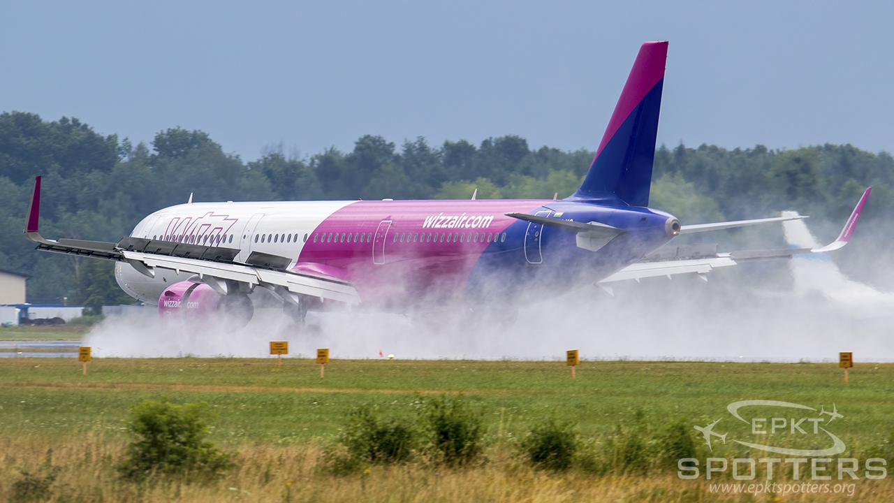 HA-LXS - Airbus A321 -231 (Wizz Air) / Pyrzowice - Katowice Poland [EPKT/KTW]