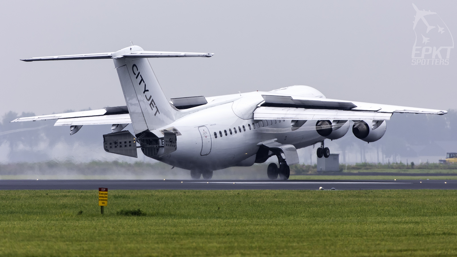 EI-RJR - Avro RJ85  (Cityjet) / Amsterdam Airport Schiphol - Amsterdam Netherlands [EHAM/AMS]