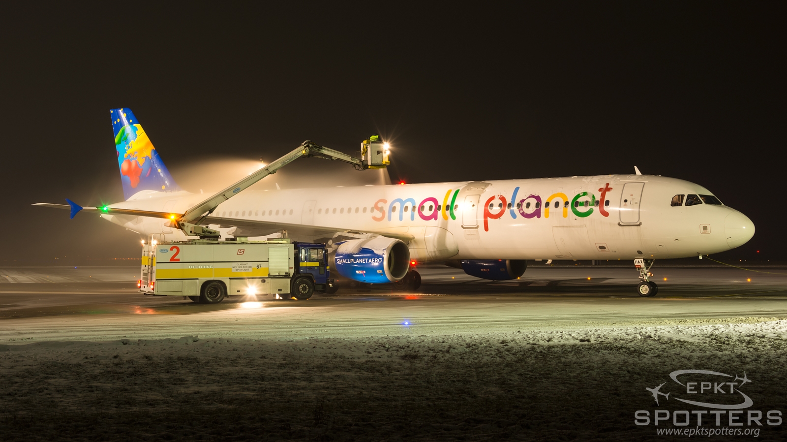 SP-HAX - Airbus A321 -211 (Small Planet Airlines) / Pyrzowice - Katowice Poland [EPKT/KTW]