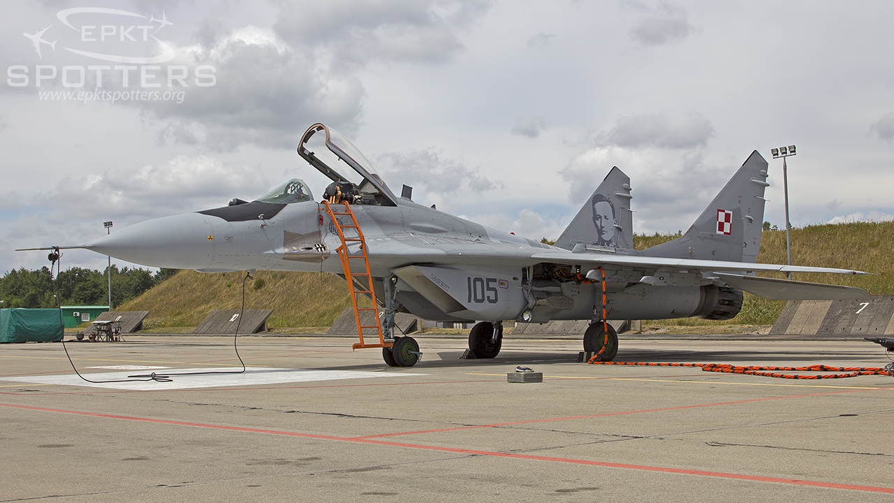 105 - Mikoyan Gurevich MiG-29 A Fulcrum (Poland - Air Force) / Swidwin - Shapaja Poland [EPSN/]