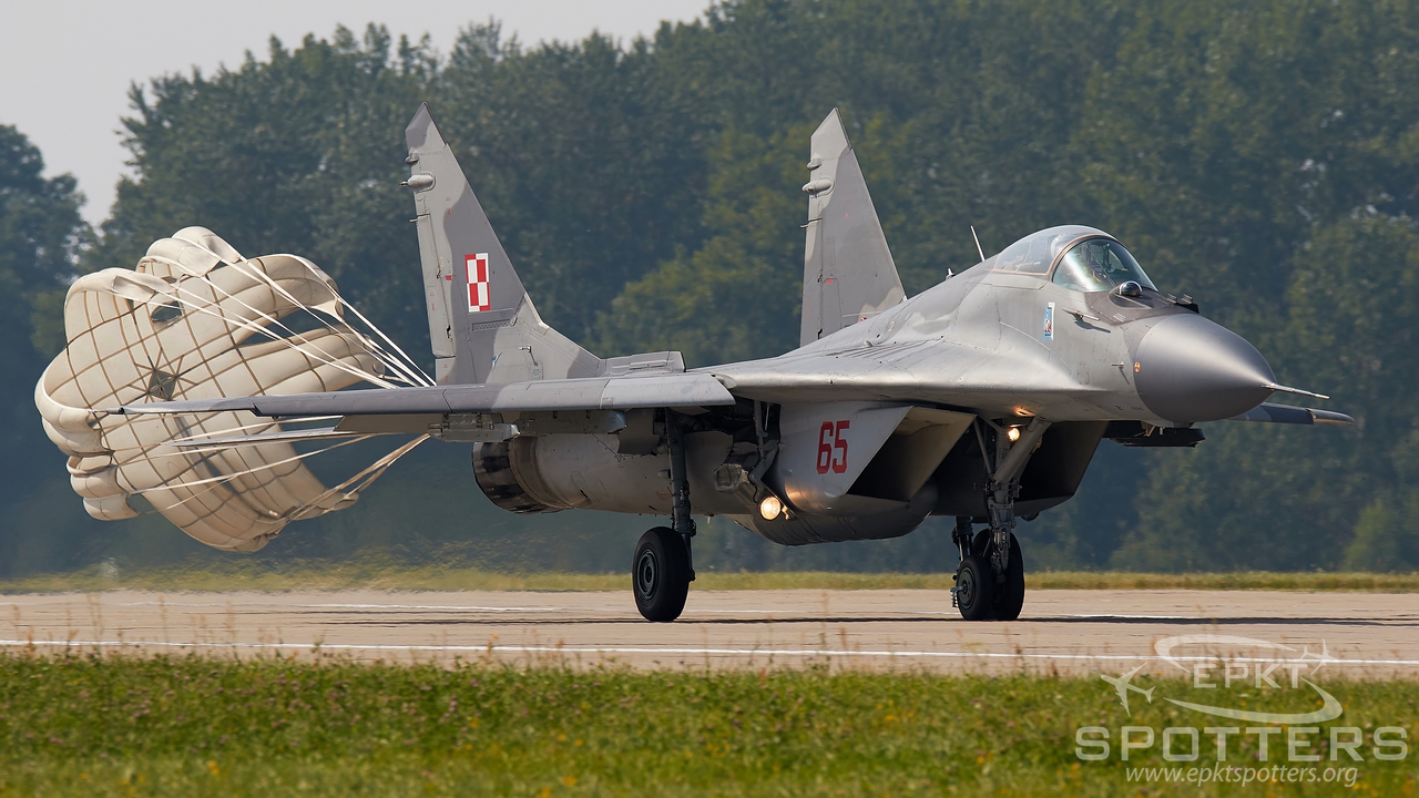 65 - Mikoyan Gurevich  MiG-29 A Fulcrum (Poland - Air Force) / 23 Baza Lotnictwa Taktycznego - Minsk Mazowiecki Poland [EPMM/]