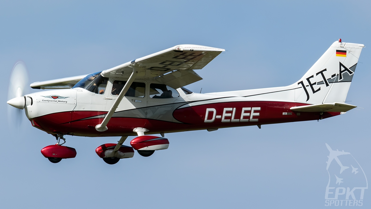 D-ELEE - Cessna 172 S Skyhawk SP (Flugschule Ardex) / Pyrzowice - Katowice Poland [EPKT/KTW]