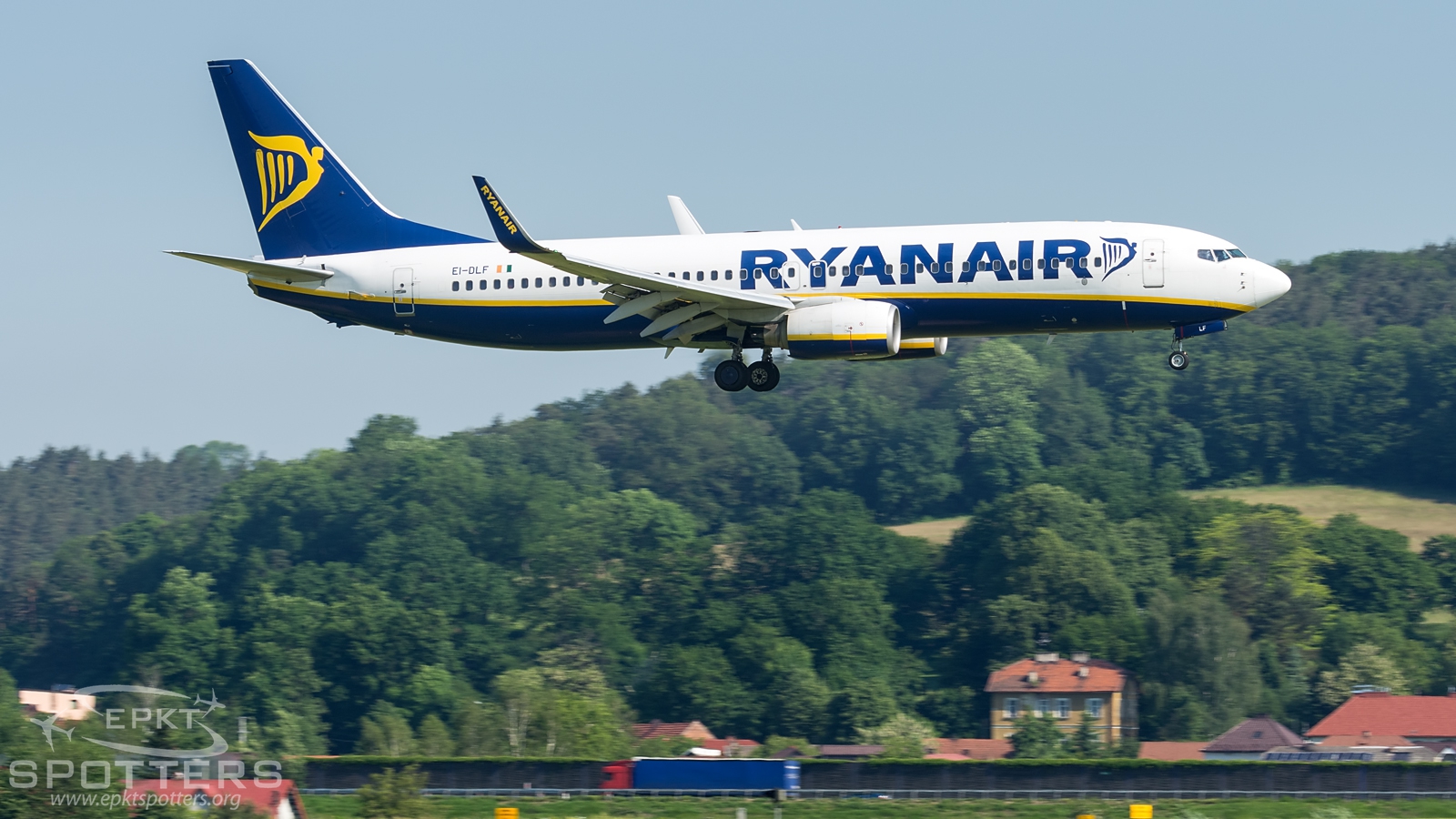 EI-DLF - Boeing 737 -8AS (Ryanair) / Balice - Krakow Poland [EPKK/KRK]