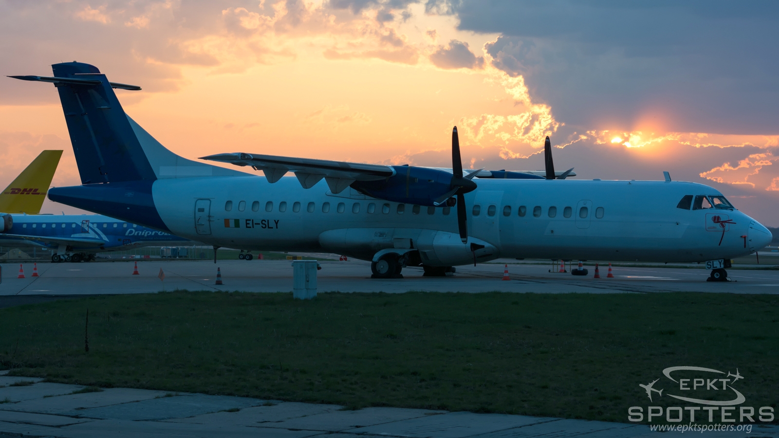 EI-SLY - ATR 72 -202(F) (ASL Airlines) / Pyrzowice - Katowice Poland [EPKT/KTW]