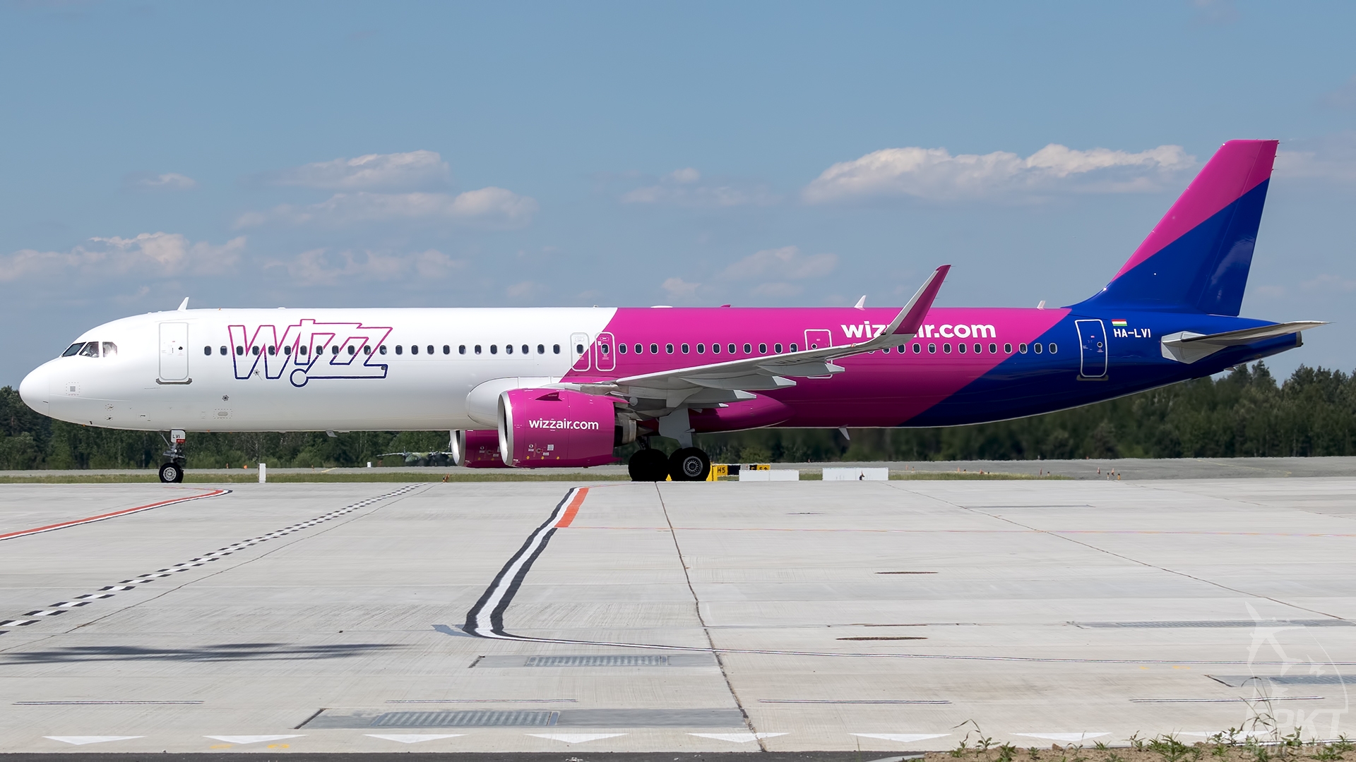 HA-LVI - Airbus A321 -271NX (Wizz Air) / Pyrzowice - Katowice Poland [EPKT/KTW]