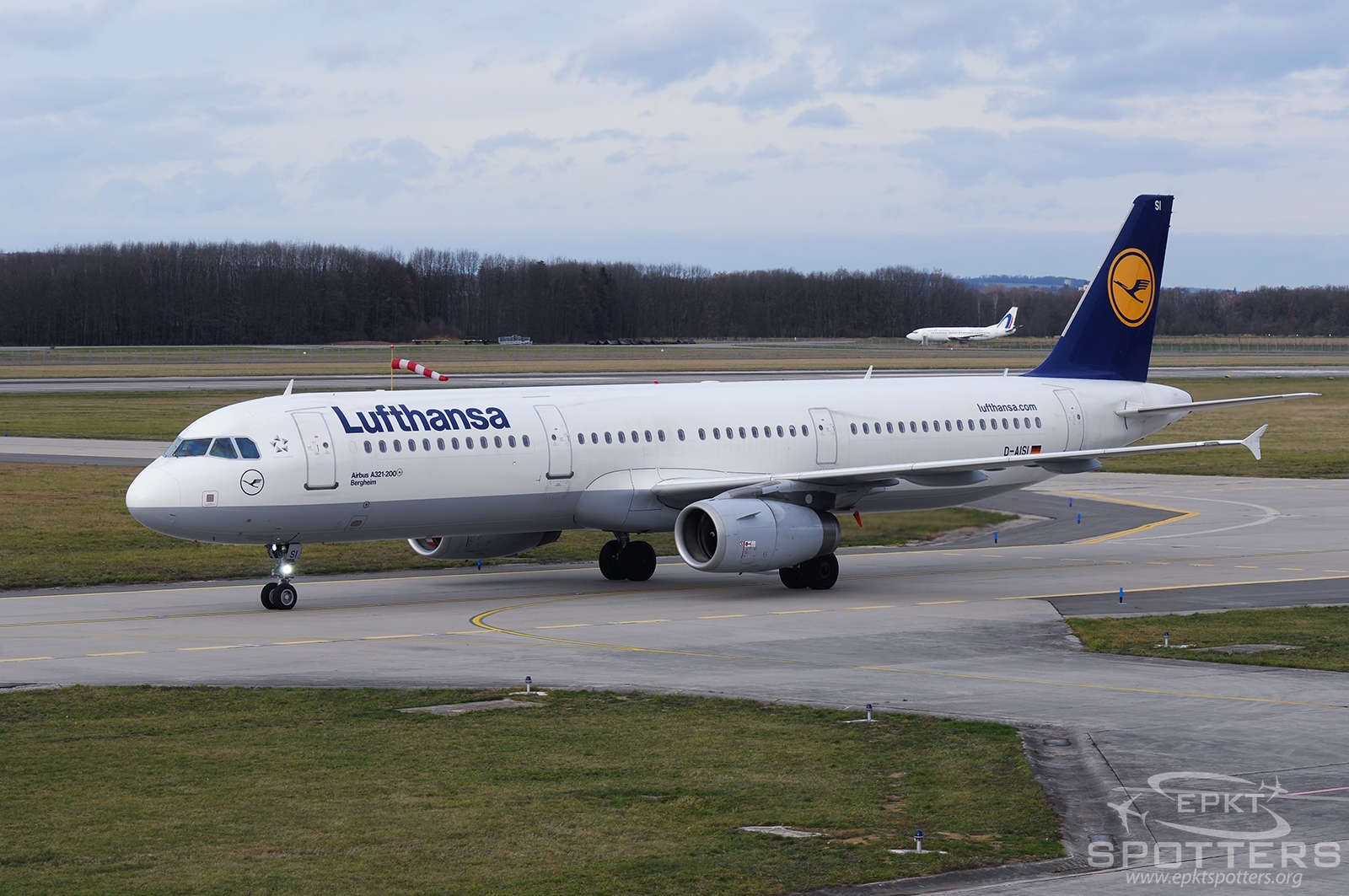 D-AISI - Airbus A321 -231 (Lufthansa) / Leos Janacek Airport - Ostrava Czech Republic [LKMT/OSR]