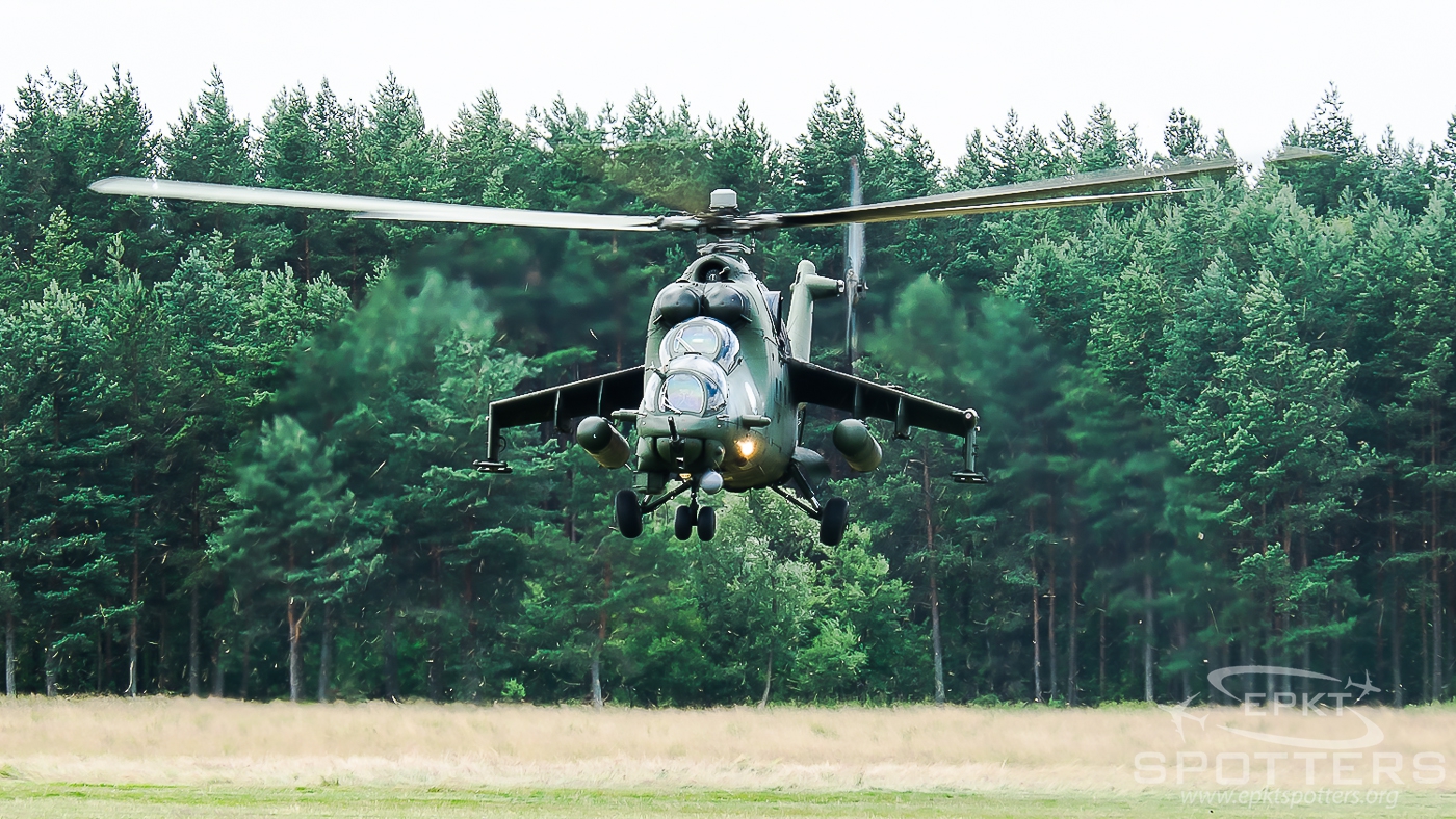 734 - Mil Mi-24 V Hind E (Poland - Army) / Nowy Targ - Nowy Targ Poland [EPNT/]