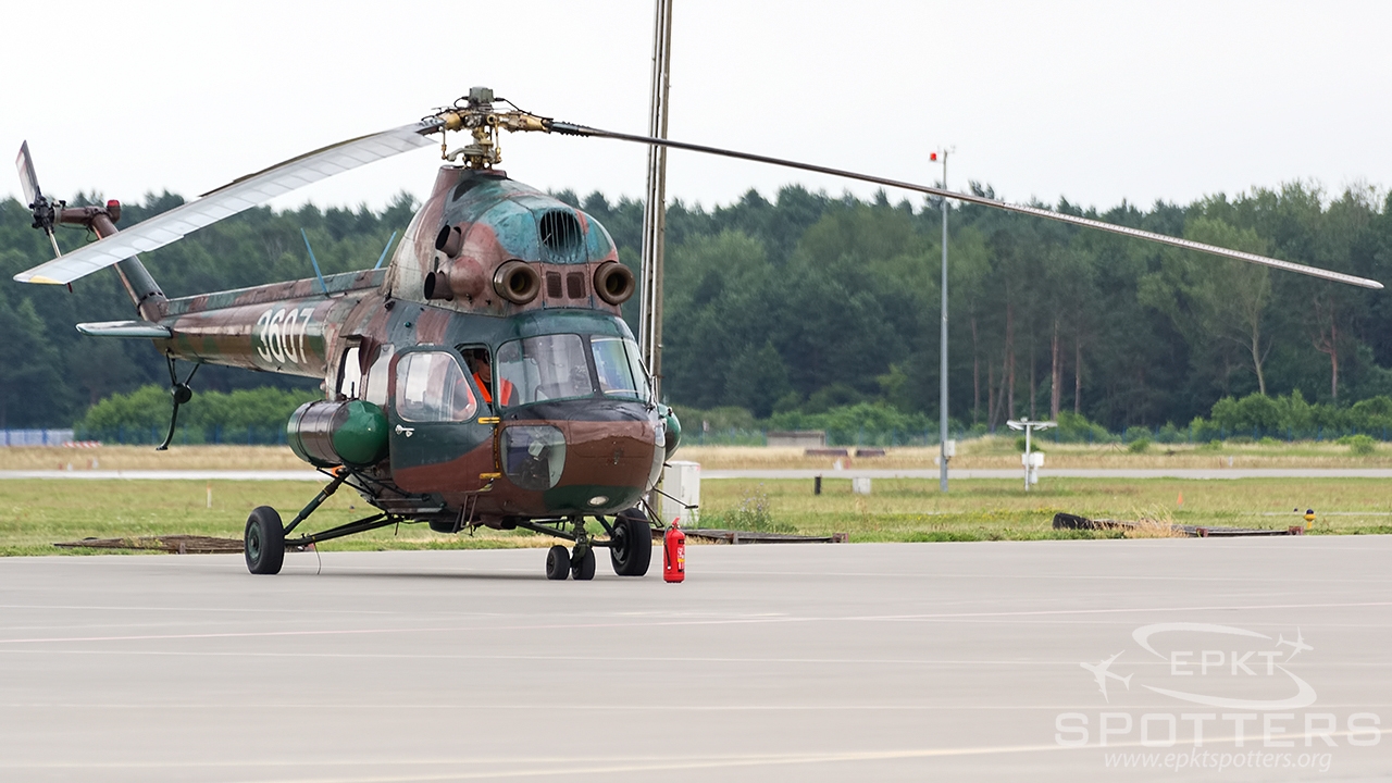 3607 - Mil Mi-2 T (Poland - Army) / Deblin - Deblin Poland [EPDE/]