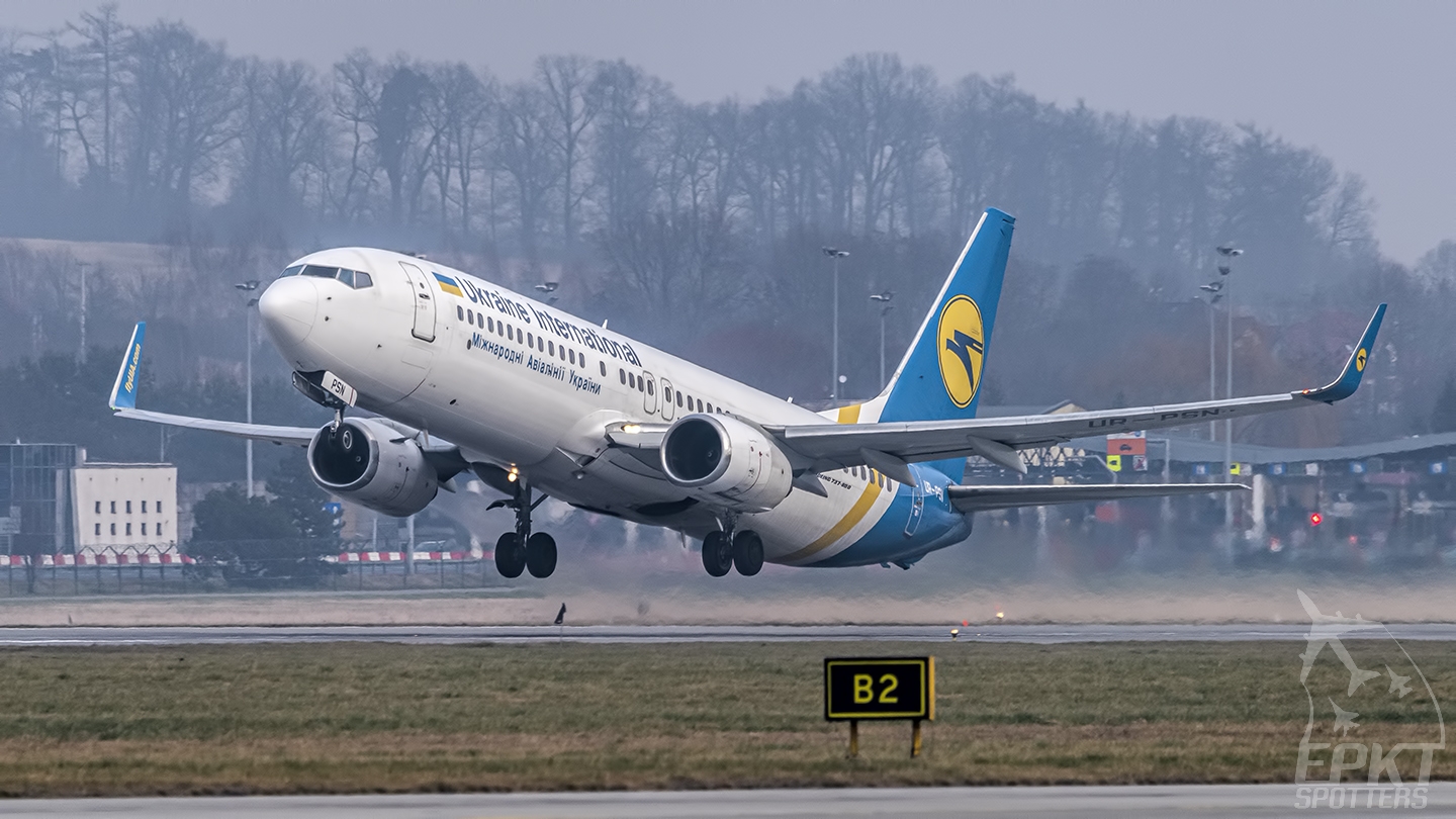UR-PSN - Boeing 737 -86N (Ukraine International Airlines) / Balice - Krakow Poland [EPKK/KRK]