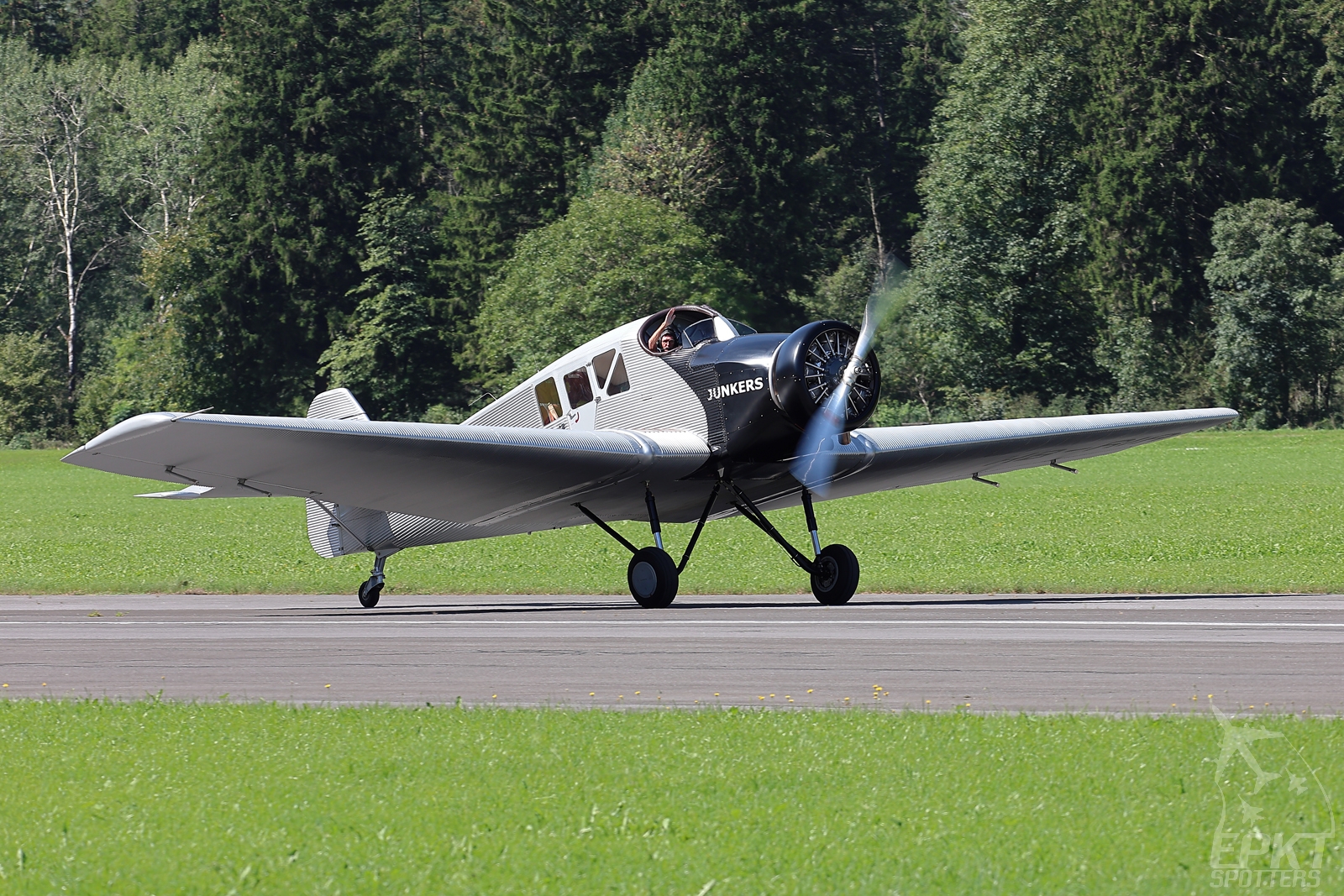 HB-RIA - Junkers F13 (replica)  (Private) / Mollis Airport - Mollis Switzerland [LSMF/]