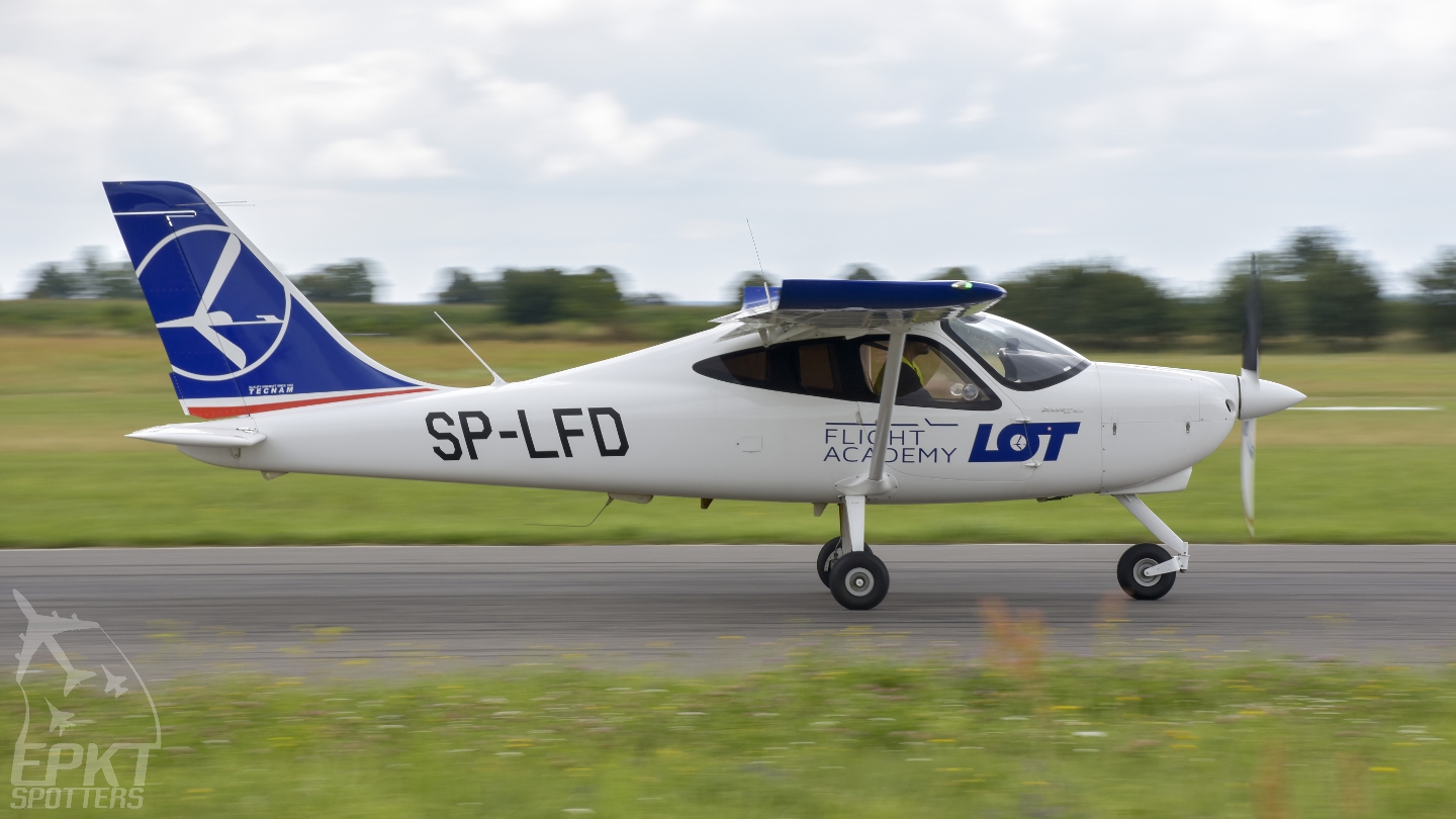 SP-LFD - ATR 72 -202 (EuroLOT) / Piotrkow Trybunalski - Piotrkow Trybunalski Poland [EPPT/]