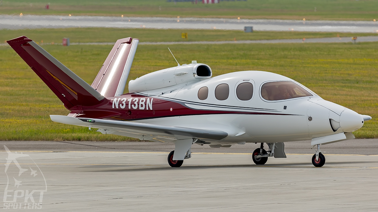 N313BN - Cirrus SF-50 Vision (Private) / Pyrzowice - Katowice Poland [EPKT/KTW]