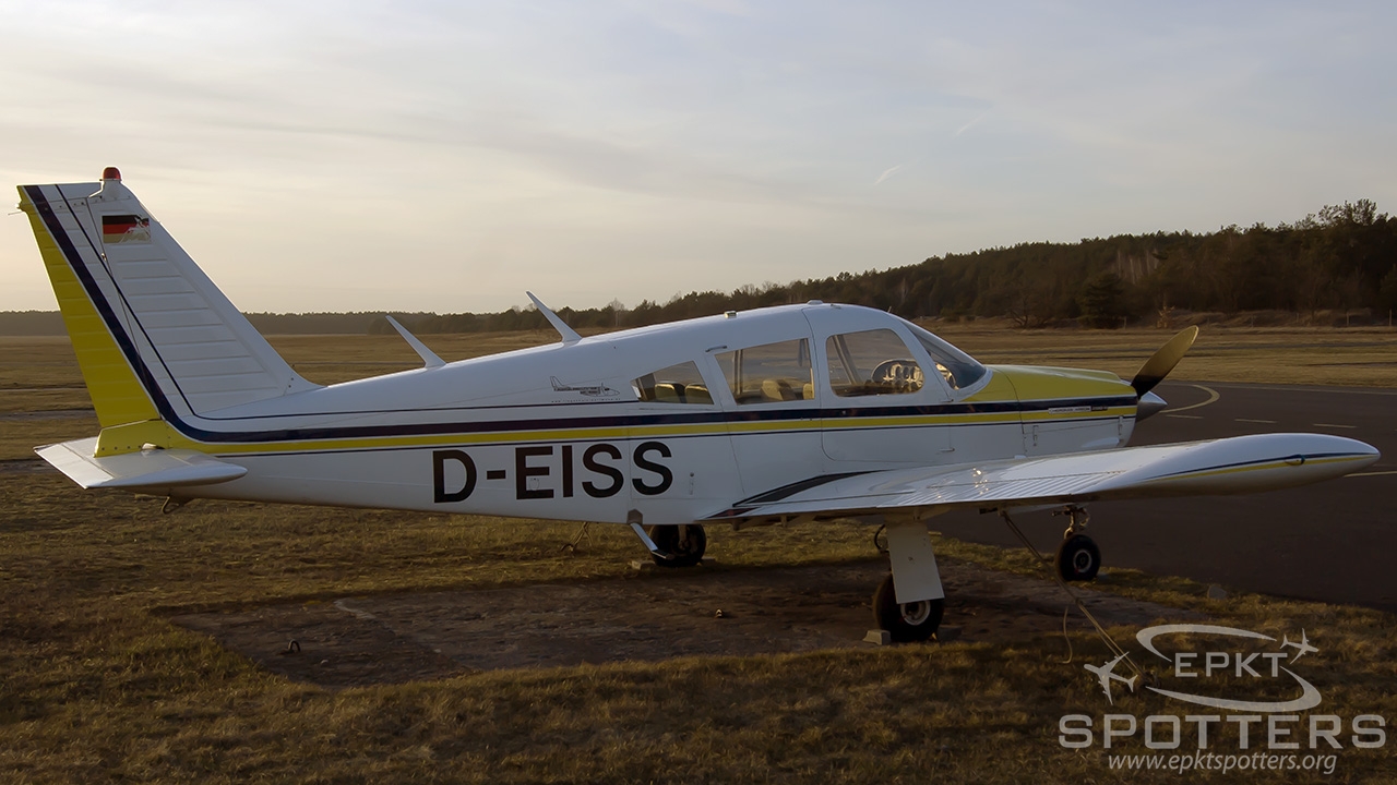 D-EISS - Piper  PA-28-200  Cherokee Arrow II (Private) / Torun - Torun Poland [EPTO/]