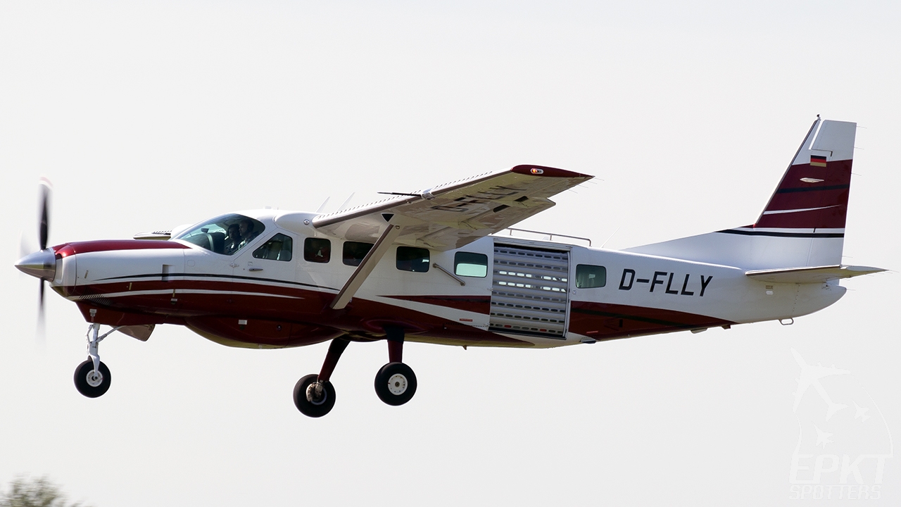 D-FLLY - Cessna 208 B Grand Caravan EX (Private) / Gliwice - Gliwice Poland [EPGL/]