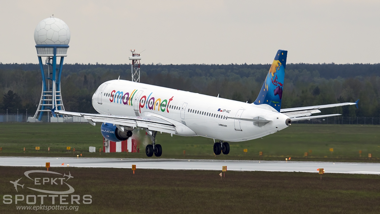 SP-HAZ - Airbus A321 -211 (Small Planet Airlines) / Pyrzowice - Katowice Poland [EPKT/KTW]