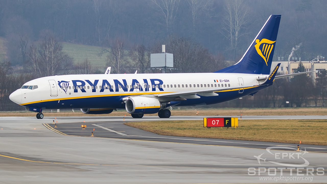 EI-GDH - Boeing 737 -8AS (Ryanair) / Balice - Krakow Poland [EPKK/KRK]